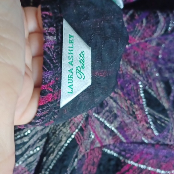 NWT Laura Ashley Trip Ready Size PM Wine To Riches Blouse - Picture 5 of 8